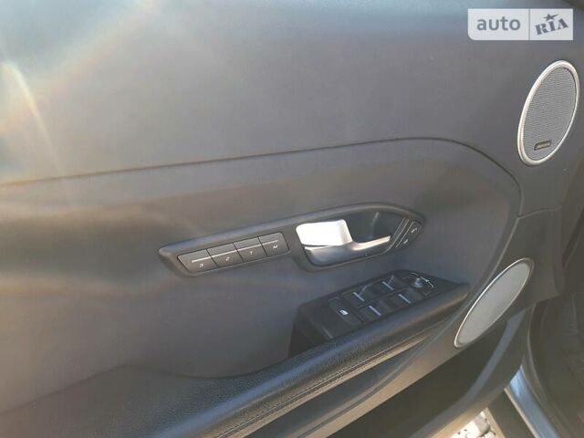 Сірий Ленд Ровер Рендж Ровер Евок, об'ємом двигуна 2 л та пробігом 137 тис. км за 15555 $, фото 40 на Automoto.ua