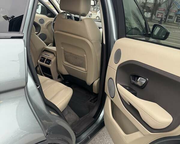 Серый Ленд Ровер Рендж Ровер Эвок, объемом двигателя 2 л и пробегом 96 тыс. км за 16500 $, фото 9 на Automoto.ua