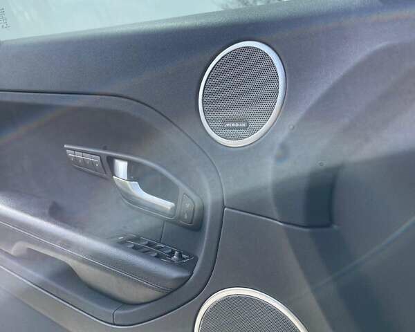 Серый Ленд Ровер Рендж Ровер Эвок, объемом двигателя 2 л и пробегом 105 тыс. км за 19555 $, фото 14 на Automoto.ua