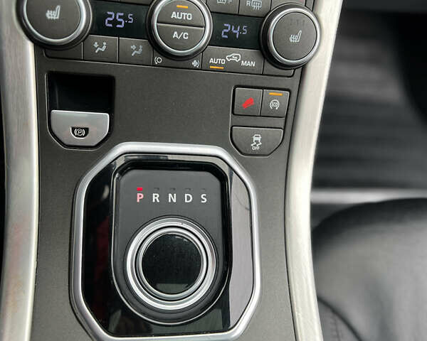 Сірий Ленд Ровер Рендж Ровер Евок, об'ємом двигуна 2 л та пробігом 220 тис. км за 13300 $, фото 72 на Automoto.ua