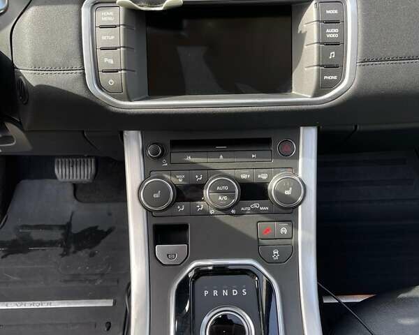 Серый Ленд Ровер Рендж Ровер Эвок, объемом двигателя 2 л и пробегом 105 тыс. км за 19555 $, фото 11 на Automoto.ua