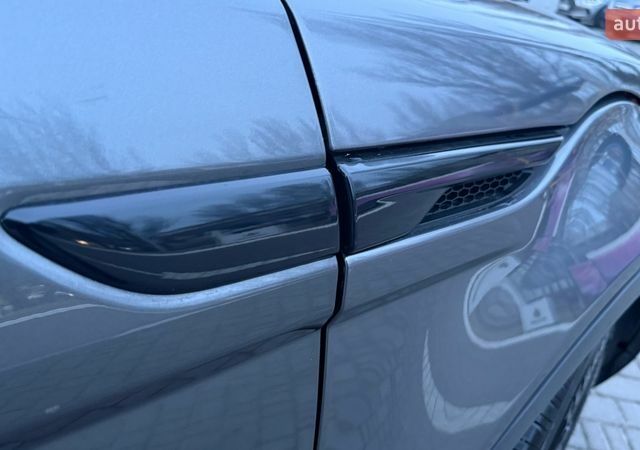 Сірий Ленд Ровер Рендж Ровер Евок, об'ємом двигуна 2 л та пробігом 164 тис. км за 19900 $, фото 19 на Automoto.ua