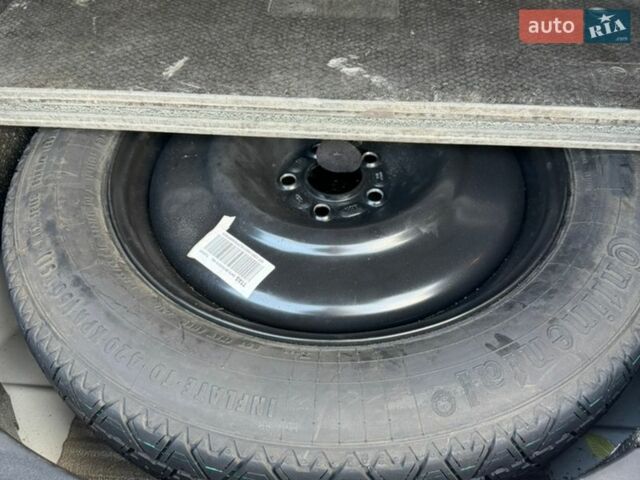 Серый Ленд Ровер Рендж Ровер Эвок, объемом двигателя 2 л и пробегом 249 тыс. км за 17500 $, фото 1 на Automoto.ua