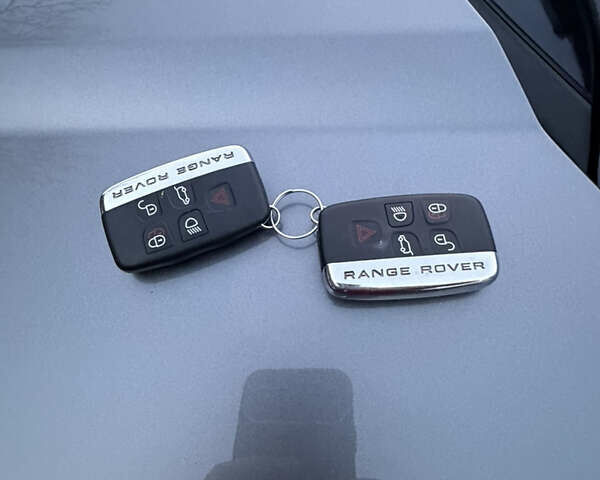 Серый Ленд Ровер Рендж Ровер Эвок, объемом двигателя 2 л и пробегом 216 тыс. км за 16000 $, фото 62 на Automoto.ua