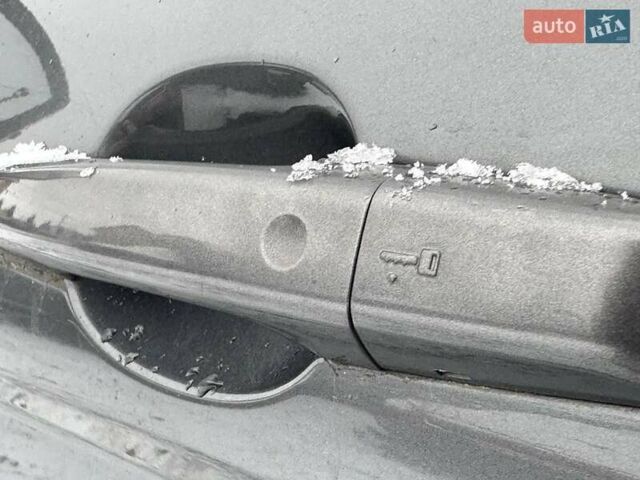 Сірий Ленд Ровер Рендж Ровер Евок, об'ємом двигуна 2 л та пробігом 219 тис. км за 11800 $, фото 14 на Automoto.ua