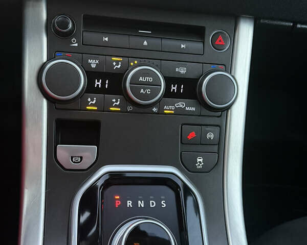 Серый Ленд Ровер Рендж Ровер Эвок, объемом двигателя 2 л и пробегом 216 тыс. км за 16000 $, фото 53 на Automoto.ua