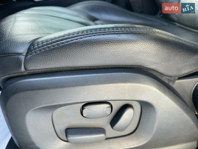 Сірий Ленд Ровер Рендж Ровер Евок, об'ємом двигуна 2 л та пробігом 104 тис. км за 18700 $, фото 37 на Automoto.ua