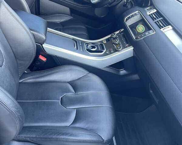 Сірий Ленд Ровер Рендж Ровер Евок, об'ємом двигуна 2 л та пробігом 104 тис. км за 17800 $, фото 19 на Automoto.ua