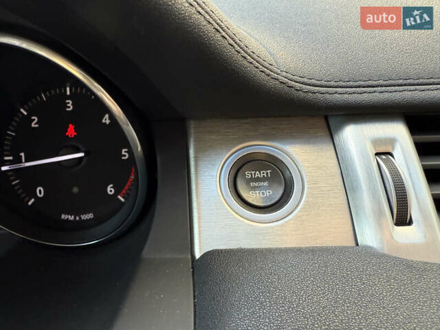 Сірий Ленд Ровер Рендж Ровер Евок, об'ємом двигуна 2 л та пробігом 158 тис. км за 17900 $, фото 22 на Automoto.ua