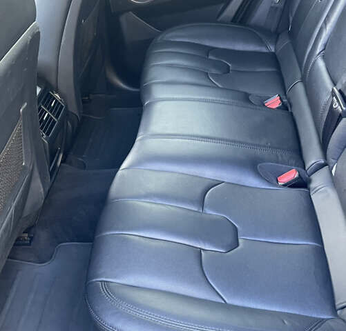 Сірий Ленд Ровер Рендж Ровер Евок, об'ємом двигуна 2 л та пробігом 104 тис. км за 18700 $, фото 17 на Automoto.ua