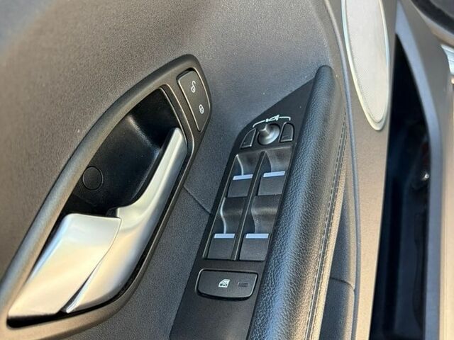 Сірий Ленд Ровер Рендж Ровер Евок, об'ємом двигуна 2.2 л та пробігом 143 тис. км за 18900 $, фото 11 на Automoto.ua