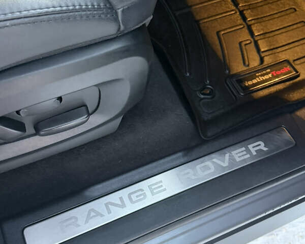 Серый Ленд Ровер Рендж Ровер Эвок, объемом двигателя 2 л и пробегом 216 тыс. км за 16000 $, фото 30 на Automoto.ua