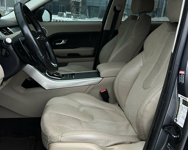 Сірий Ленд Ровер Рендж Ровер Евок, об'ємом двигуна 2 л та пробігом 184 тис. км за 14950 $, фото 14 на Automoto.ua