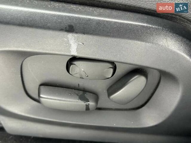 Сірий Ленд Ровер Рендж Ровер Евок, об'ємом двигуна 2 л та пробігом 219 тис. км за 11800 $, фото 12 на Automoto.ua