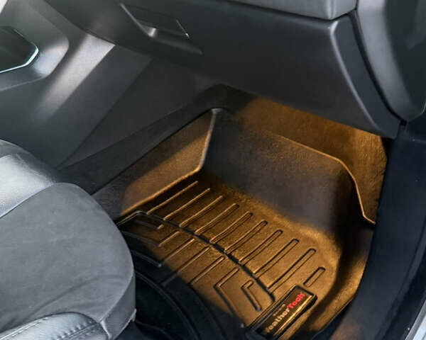 Серый Ленд Ровер Рендж Ровер Эвок, объемом двигателя 2 л и пробегом 216 тыс. км за 16000 $, фото 29 на Automoto.ua