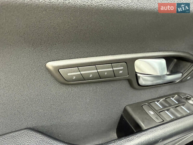 Ленд Ровер Рендж Ровер Евок 2015 у Дніпро (Дніпропетровську) на Automoto.ua Сірий Ленд Ровер Рендж Ровер Евок, об'ємом двигуна 2 л та пробігом 139 тис. км за 15700 $, фото 15 на Automoto.ua