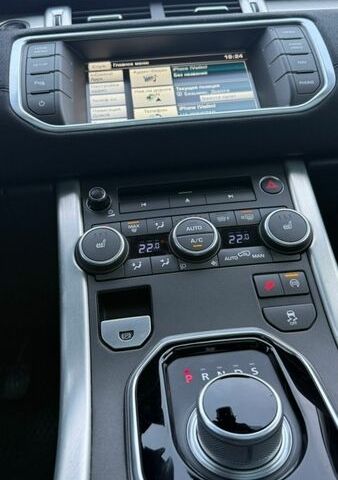 Сірий Ленд Ровер Рендж Ровер Евок, об'ємом двигуна 2 л та пробігом 164 тис. км за 19900 $, фото 32 на Automoto.ua