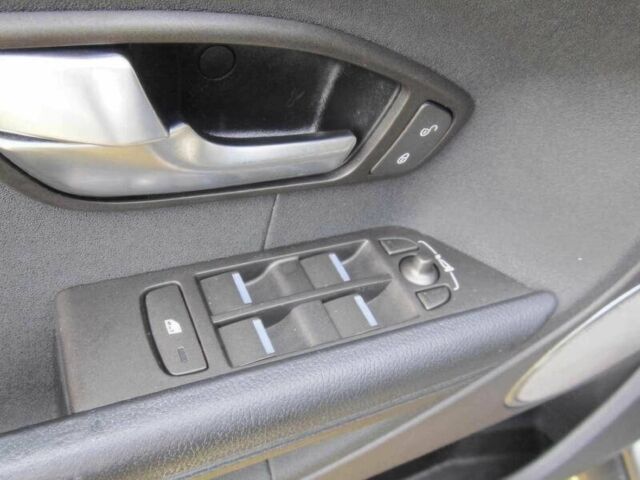 Сірий Ленд Ровер Рендж Ровер Евок, об'ємом двигуна 2 л та пробігом 70 тис. км за 8800 $, фото 10 на Automoto.ua