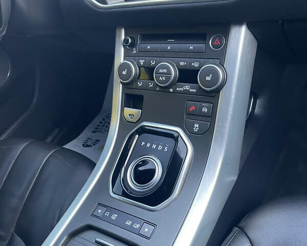 Сірий Ленд Ровер Рендж Ровер Евок, об'ємом двигуна 2 л та пробігом 104 тис. км за 17800 $, фото 20 на Automoto.ua