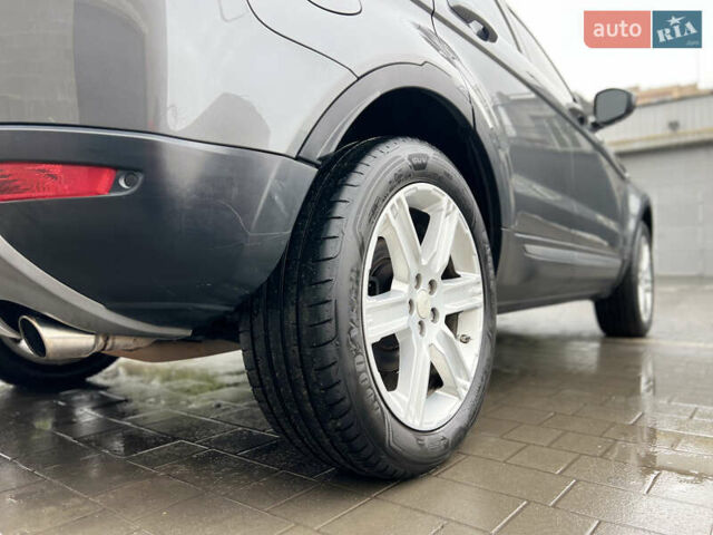 Сірий Ленд Ровер Рендж Ровер Евок, об'ємом двигуна 2 л та пробігом 220 тис. км за 13300 $, фото 27 на Automoto.ua