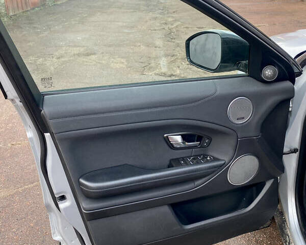 Сірий Ленд Ровер Рендж Ровер Евок, об'ємом двигуна 2 л та пробігом 111 тис. км за 18700 $, фото 14 на Automoto.ua