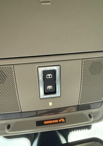 Сірий Ленд Ровер Рендж Ровер Евок, об'ємом двигуна 2 л та пробігом 164 тис. км за 19900 $, фото 35 на Automoto.ua