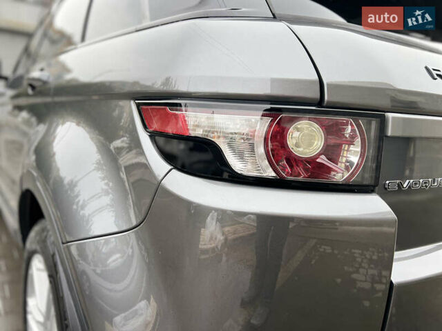 Сірий Ленд Ровер Рендж Ровер Евок, об'ємом двигуна 2 л та пробігом 220 тис. км за 13300 $, фото 29 на Automoto.ua