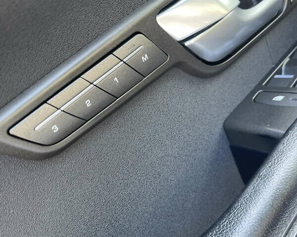 Сірий Ленд Ровер Рендж Ровер Евок, об'ємом двигуна 2 л та пробігом 104 тис. км за 17800 $, фото 38 на Automoto.ua