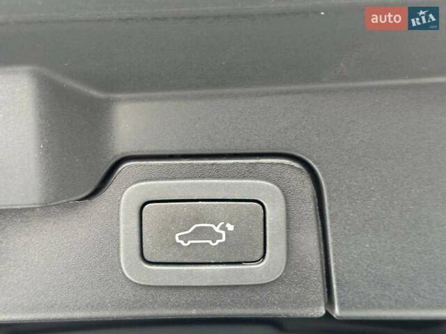 Сірий Ленд Ровер Рендж Ровер Евок, об'ємом двигуна 2 л та пробігом 219 тис. км за 11800 $, фото 30 на Automoto.ua