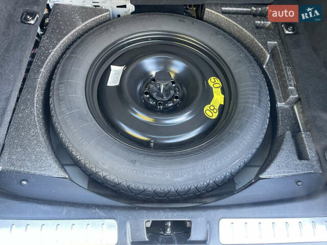 Сірий Ленд Ровер Рендж Ровер Евок, об'ємом двигуна 2 л та пробігом 104 тис. км за 17800 $, фото 30 на Automoto.ua