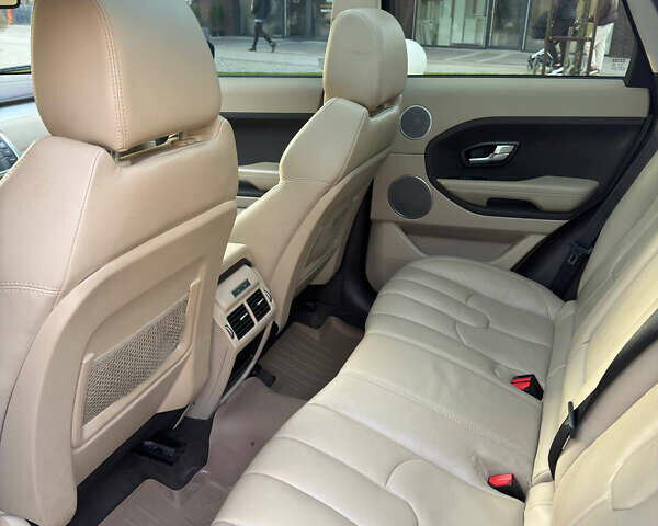 Сірий Ленд Ровер Рендж Ровер Евок, об'ємом двигуна 2 л та пробігом 205 тис. км за 16300 $, фото 12 на Automoto.ua