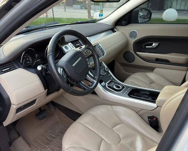 Сірий Ленд Ровер Рендж Ровер Евок, об'ємом двигуна 2 л та пробігом 205 тис. км за 16300 $, фото 14 на Automoto.ua