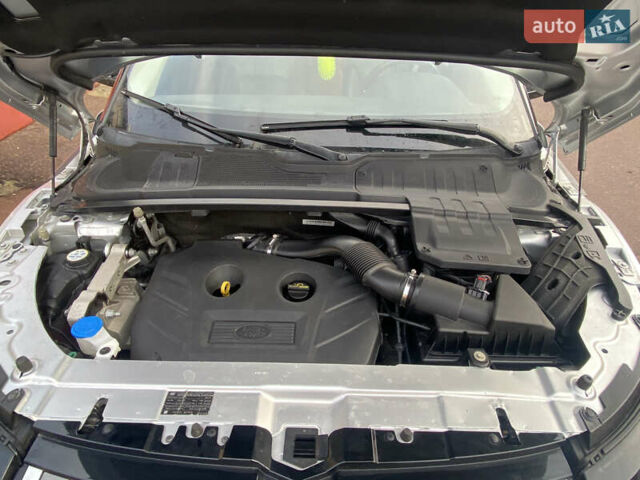 Сірий Ленд Ровер Рендж Ровер Евок, об'ємом двигуна 2 л та пробігом 111 тис. км за 18700 $, фото 20 на Automoto.ua