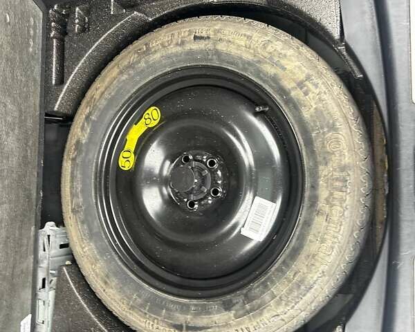 Сірий Ленд Ровер Рендж Ровер Евок, об'ємом двигуна 2 л та пробігом 219 тис. км за 11800 $, фото 37 на Automoto.ua