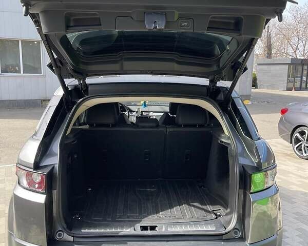 Серый Ленд Ровер Рендж Ровер Эвок, объемом двигателя 2 л и пробегом 105 тыс. км за 19555 $, фото 7 на Automoto.ua