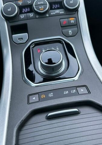 Сірий Ленд Ровер Рендж Ровер Евок, об'ємом двигуна 2 л та пробігом 164 тис. км за 19900 $, фото 33 на Automoto.ua