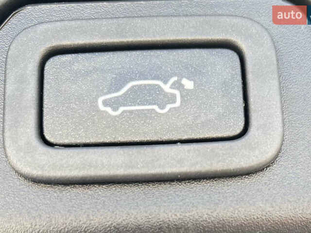 Сірий Ленд Ровер Рендж Ровер Евок, об'ємом двигуна 2 л та пробігом 104 тис. км за 18700 $, фото 35 на Automoto.ua