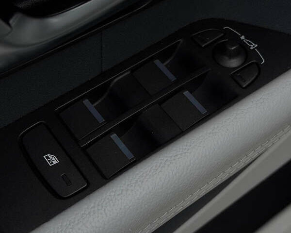 Серый Ленд Ровер Рендж Ровер Эвок, объемом двигателя 2 л и пробегом 204 тыс. км за 13999 $, фото 8 на Automoto.ua