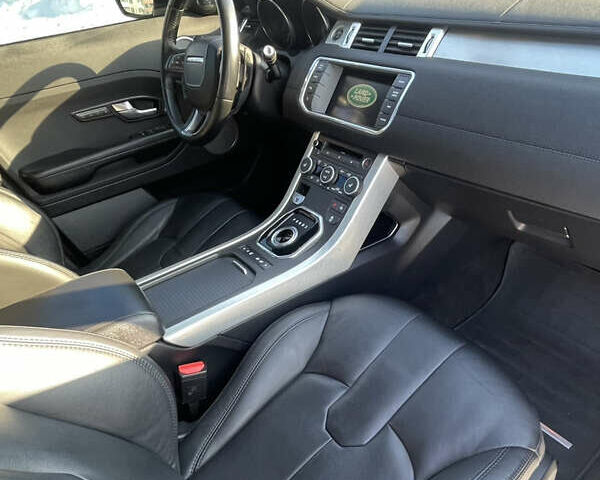 Сірий Ленд Ровер Рендж Ровер Евок, об'ємом двигуна 2 л та пробігом 104 тис. км за 17800 $, фото 34 на Automoto.ua