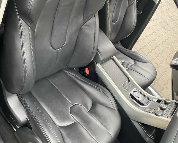 Сірий Ленд Ровер Рендж Ровер Евок, об'ємом двигуна 2 л та пробігом 137 тис. км за 18000 $, фото 4 на Automoto.ua