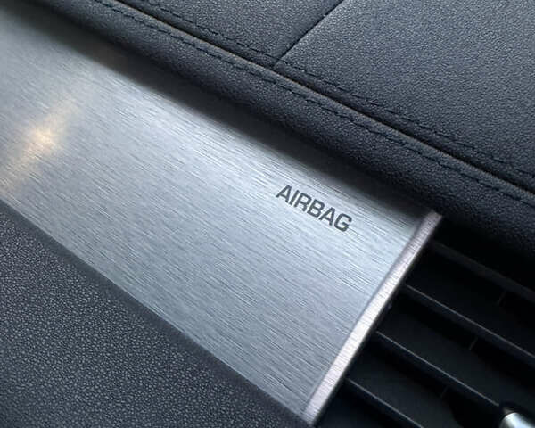 Серый Ленд Ровер Рендж Ровер Эвок, объемом двигателя 2 л и пробегом 216 тыс. км за 16000 $, фото 35 на Automoto.ua