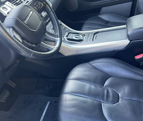 Сірий Ленд Ровер Рендж Ровер Евок, об'ємом двигуна 2 л та пробігом 104 тис. км за 18700 $, фото 16 на Automoto.ua