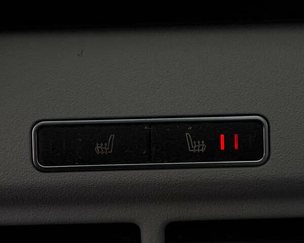 Серый Ленд Ровер Рендж Ровер Эвок, объемом двигателя 2 л и пробегом 204 тыс. км за 13999 $, фото 25 на Automoto.ua