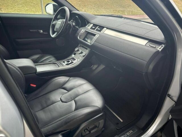 Серый Ленд Ровер Рендж Ровер Эвок, объемом двигателя 2 л и пробегом 133 тыс. км за 12500 $, фото 2 на Automoto.ua