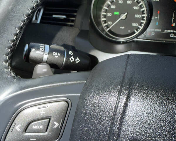 Серый Ленд Ровер Рендж Ровер Эвок, объемом двигателя 2 л и пробегом 216 тыс. км за 16000 $, фото 57 на Automoto.ua