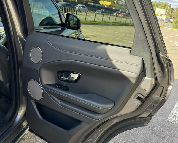 Серый Ленд Ровер Рендж Ровер Эвок, объемом двигателя 2 л и пробегом 177 тыс. км за 19750 $, фото 18 на Automoto.ua