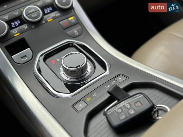 Сірий Ленд Ровер Рендж Ровер Евок, об'ємом двигуна 2 л та пробігом 142 тис. км за 17990 $, фото 14 на Automoto.ua