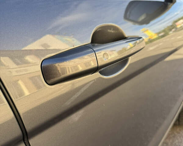 Серый Ленд Ровер Рендж Ровер Эвок, объемом двигателя 2 л и пробегом 177 тыс. км за 19750 $, фото 24 на Automoto.ua