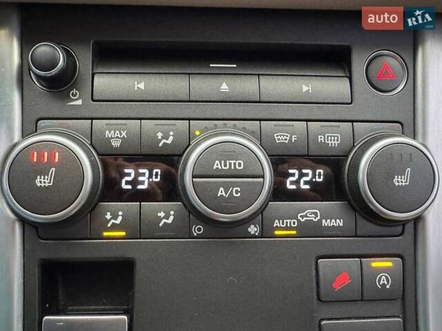 Сірий Ленд Ровер Рендж Ровер Евок, об'ємом двигуна 2 л та пробігом 142 тис. км за 18990 $, фото 24 на Automoto.ua