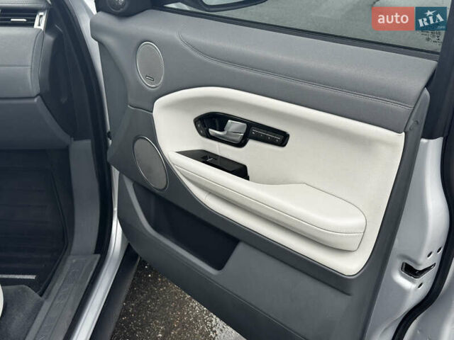 Сірий Ленд Ровер Рендж Ровер Евок, об'ємом двигуна 2 л та пробігом 171 тис. км за 16000 $, фото 16 на Automoto.ua